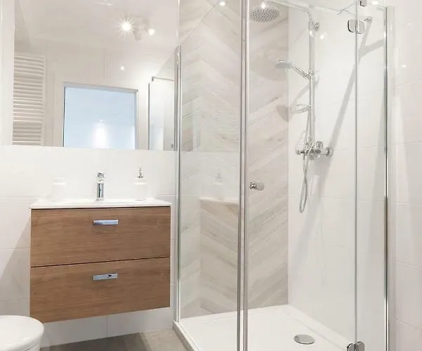 Blue In Vibrant Heart Of Apartman *